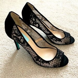 Peep Toe Lace Pumps